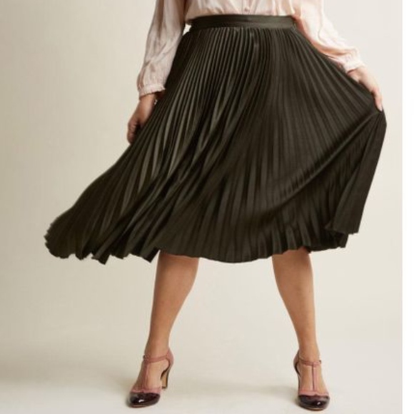 Modcloth Dresses & Skirts - ModCloth Polished Pleated Midi Skirt Black 1X